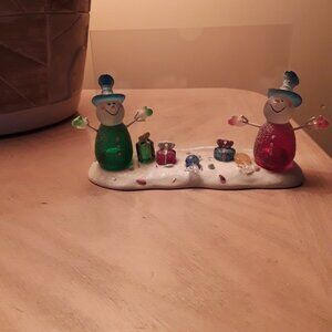 Snowpersons picture frame, festive for holiday pic, plastic